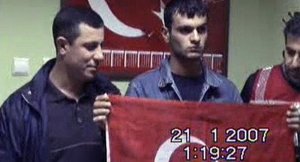 ‘Polislerin Dink'i öldüren Samast'la fotoğraf çektirmesi FETÖ kurgusuydu'