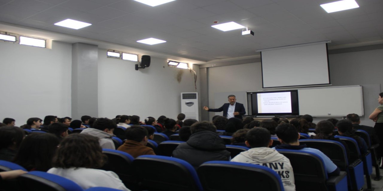 Cizre’de LGS öncesi rehberlik seminerleri başladı