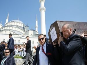 Cumhurbaşkanı Erdoğan, Temel’in cenazesine katıldı