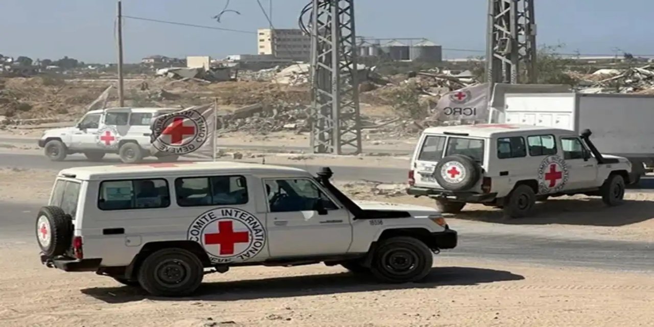 işgalci rejimin serbest bıraktığı 12 Filistinli Gazze’ye ulaştı