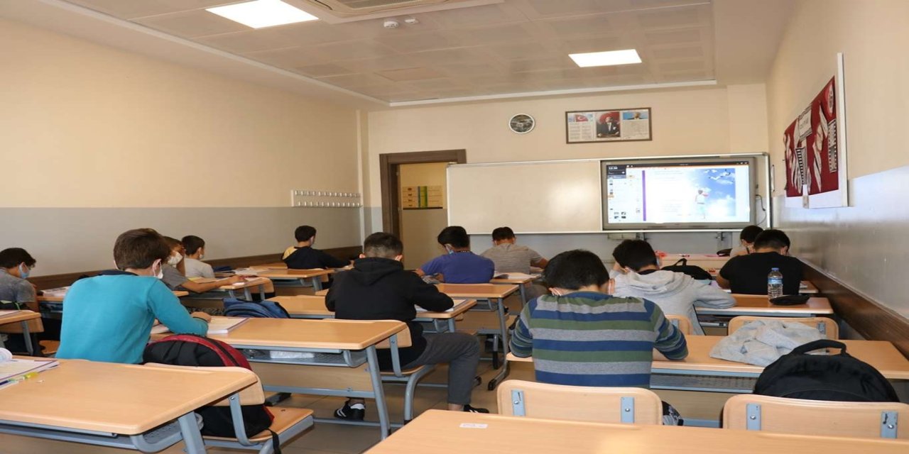 Şiddete yönelme riski hangi gençlerde görülüyor?