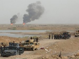 Irak ordusu IŞİD mevzilerini vurdu: 100'den fazla ölü