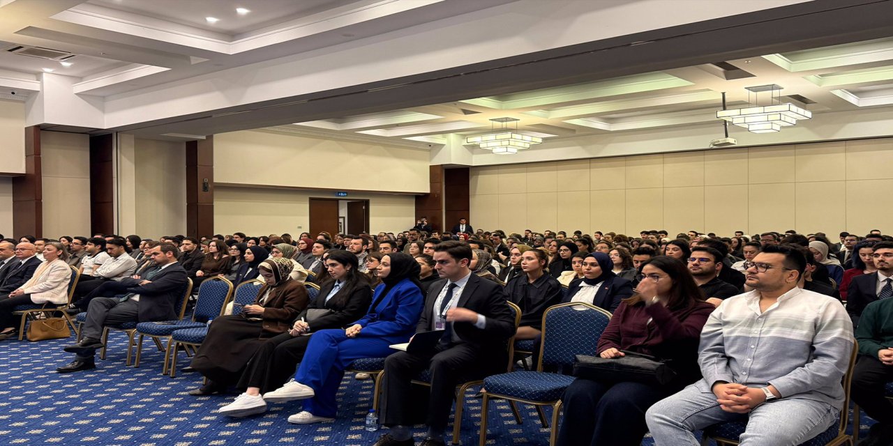 Antalya Diplomasi Forumu’nda gençlerle kariyer buluşması gerçekleştirildi
