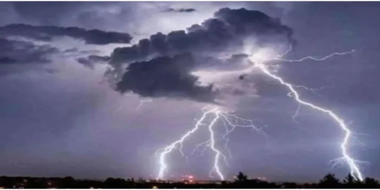 Diyarbakır'da okul bahçesinde yıldırım düştü: 2 çocuk hayatını kaybetti, 1 çocuk yaralandı