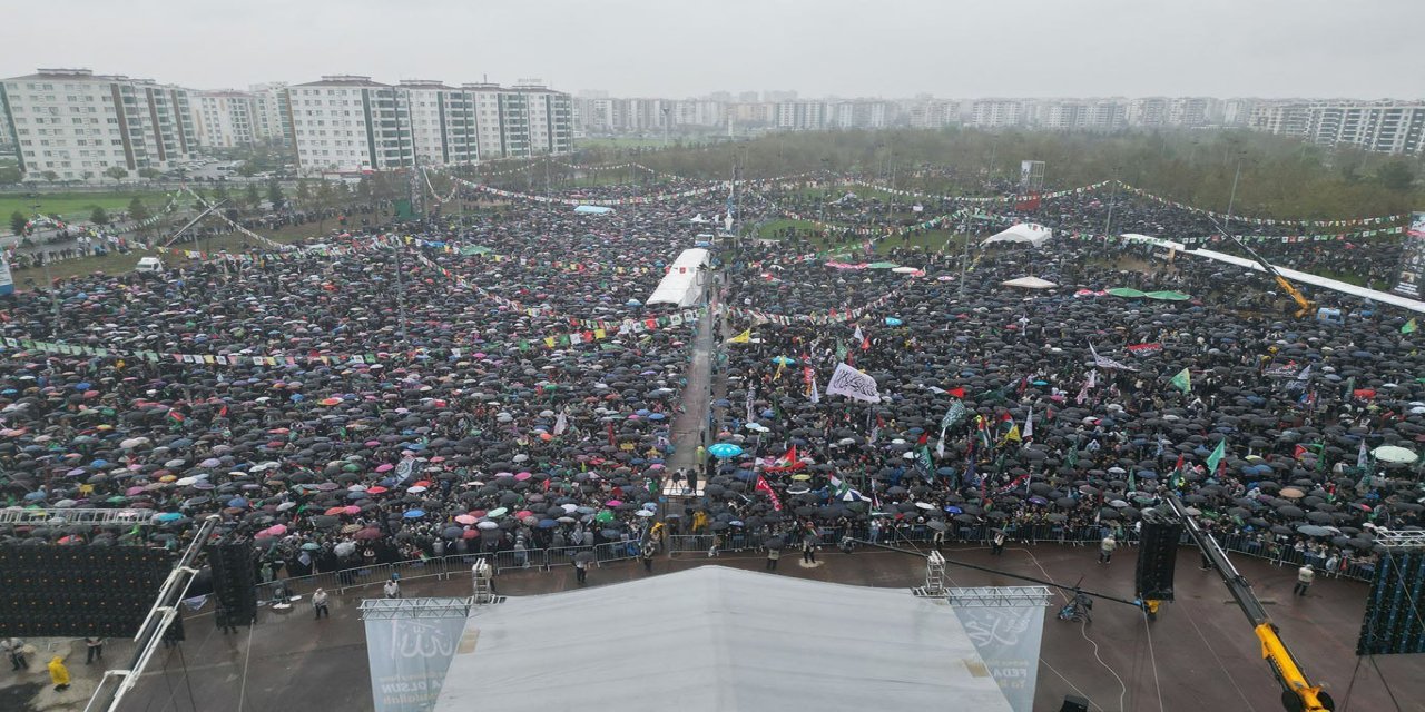 "Vahdet ve Kurtuluş Önderi Hazreti Muhammed" temalı Mevlid-i Nebi mitingi, önemli mesajlarla son buldu