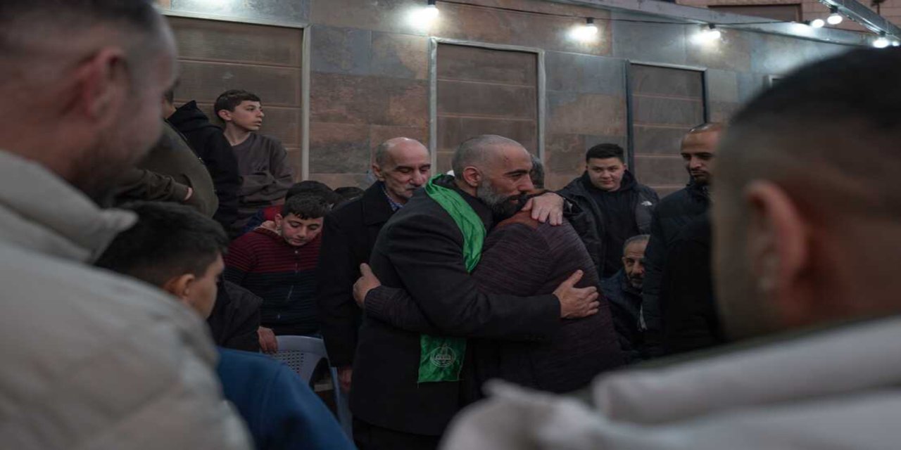 Siyonist işgalciler alıkoyduğu 24 esiri serbest bıraktı