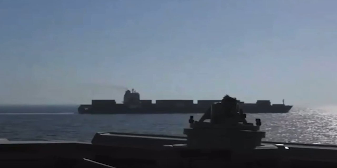 ABD, İran gemisini vurdu: Ateşkes fiilen çöktü