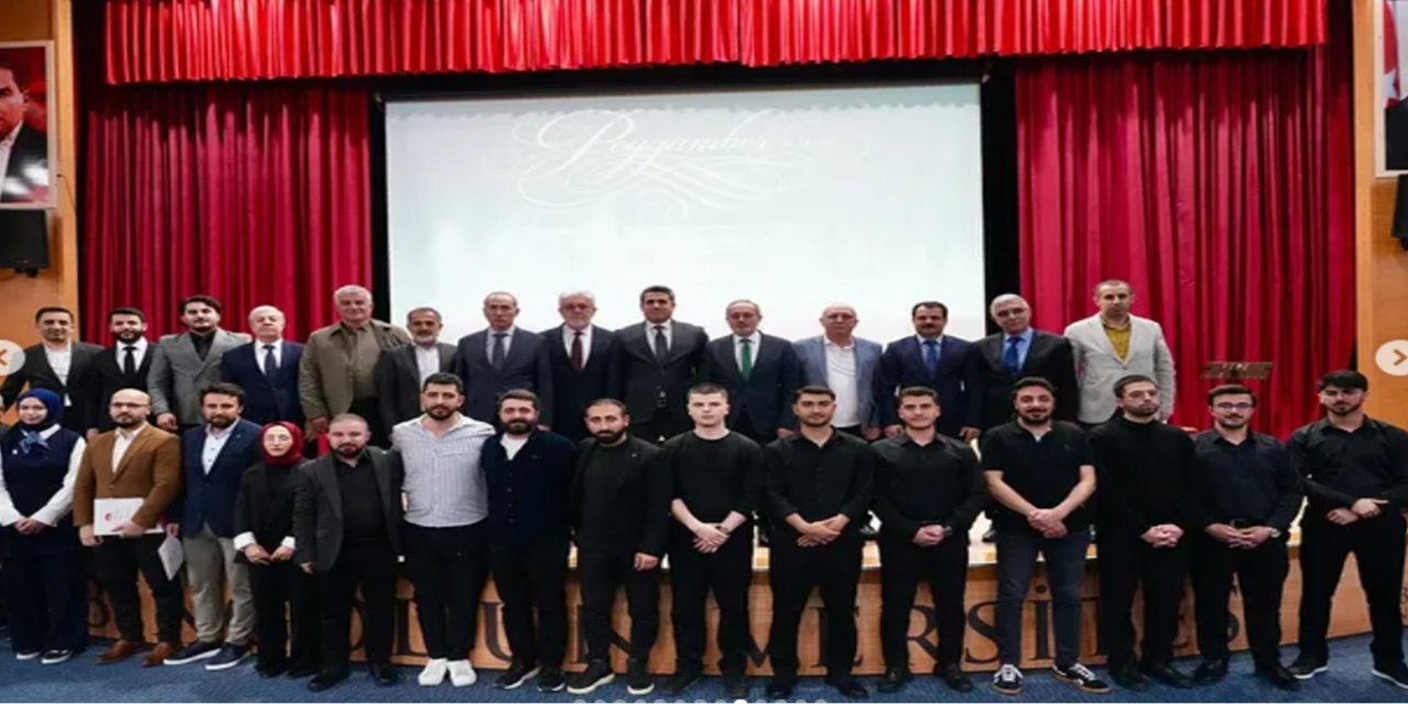 Bingöl Üniversitesi’nde “Na’t-ı Şerif Yarışması Ödül Töreni” düzenlendi