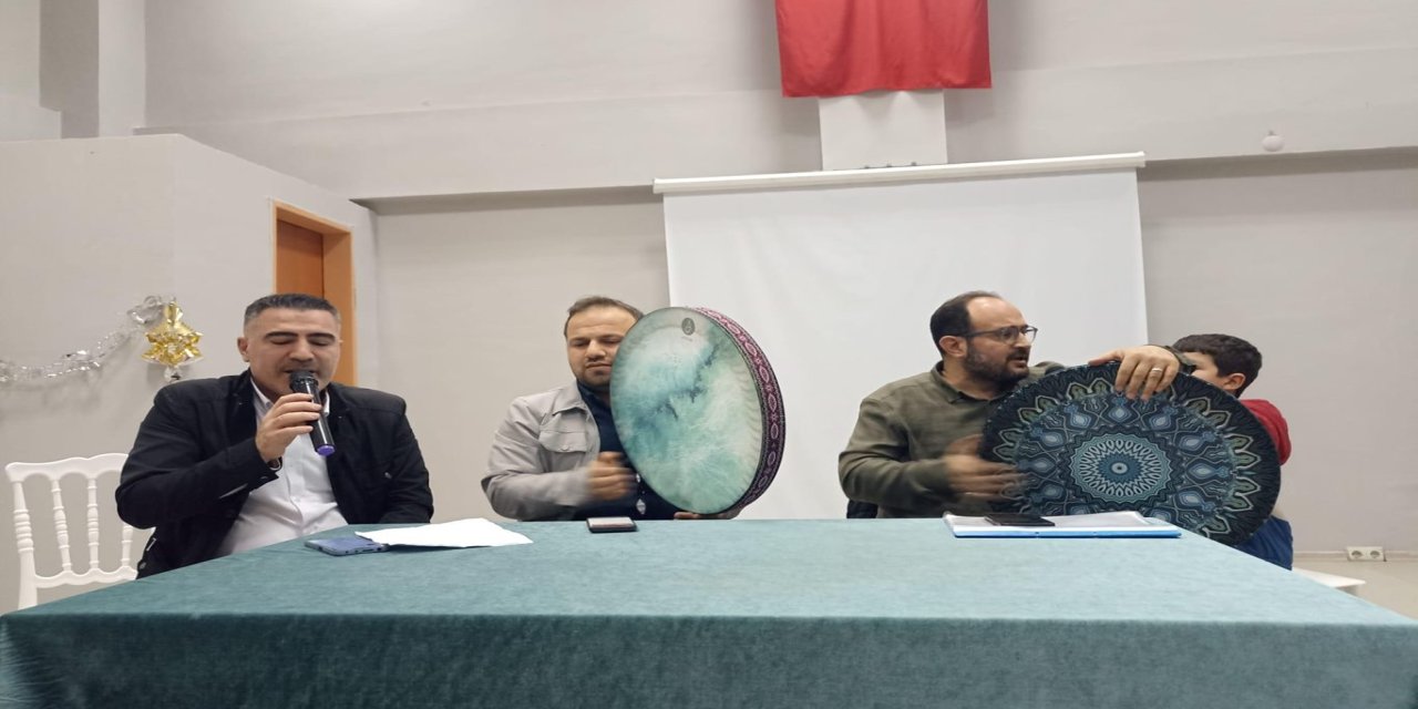 Engelli bireyler ilahi dinletisinde gözyaşlarına hakim olamadı