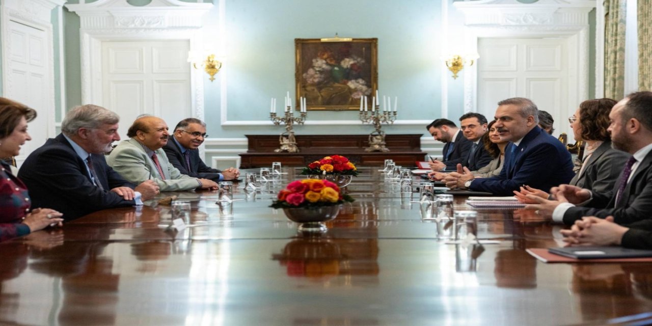 Bakan Fidan, Londra'da parlamenterlerle görüştü