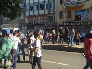 Sur'da basın açıklamasına polis müdahalesi