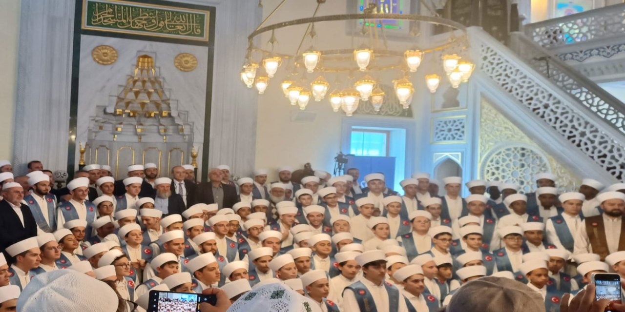 Küçükçekmece'de manevi zirve: İcazet töreni