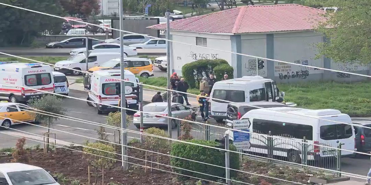 Diyarbakır Toptancılar Sitesi Kavşağı'nda kaza: 3 yaralı