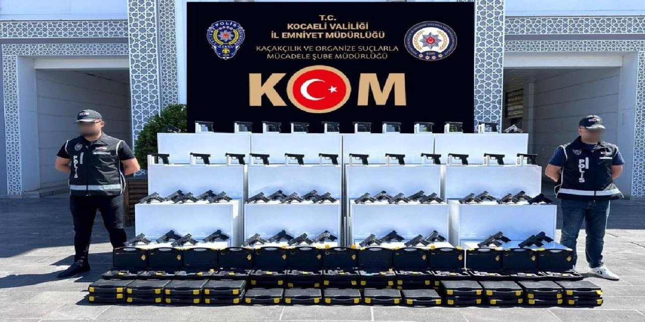 TEM Otoyolu'nda durdurulan araçtan cephanelik çıktı