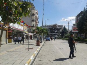 Bomba yüklü minibüsle saldırdılar!