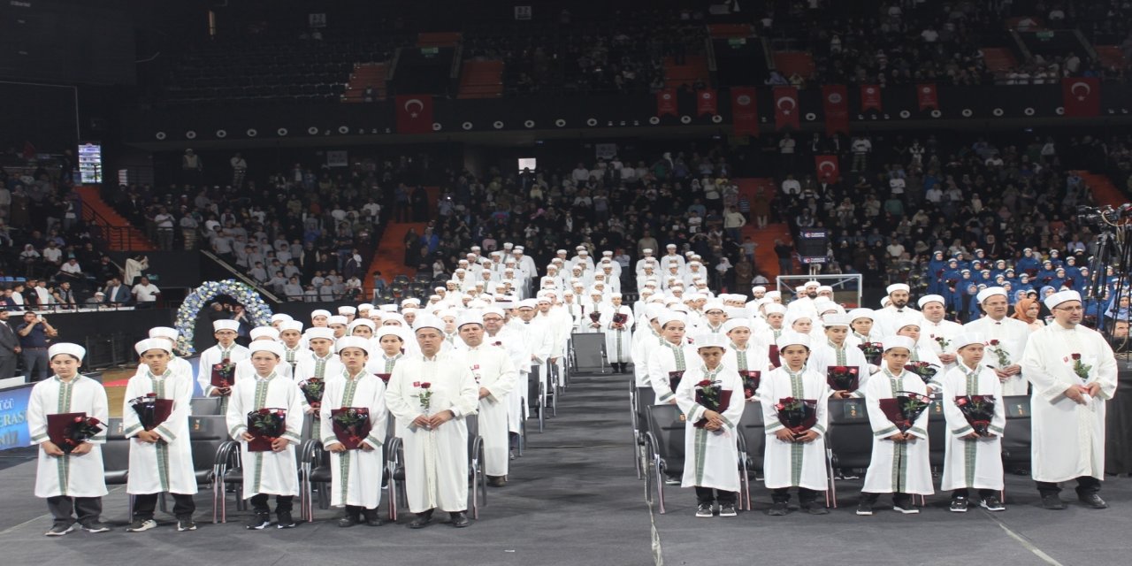 Mersin’de Kur’an hafızları mezun oldu