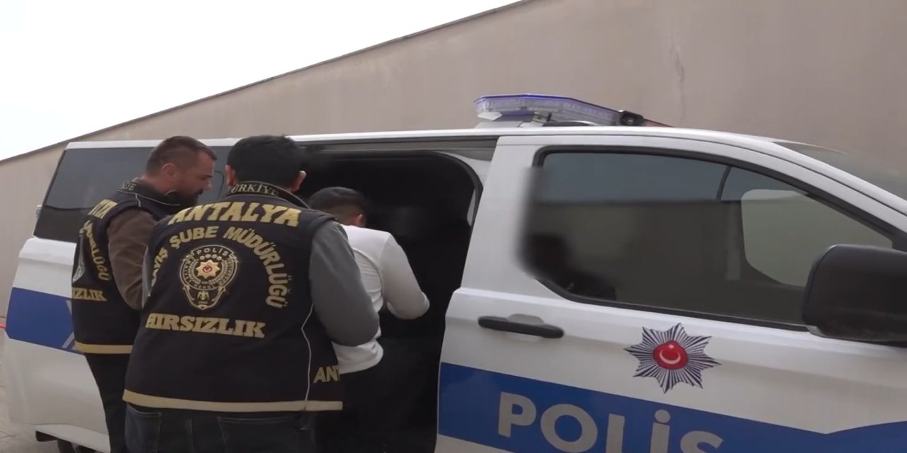 Antalya'da 11 hırsızlık olayına karışan 5 şüpheli yakalandı