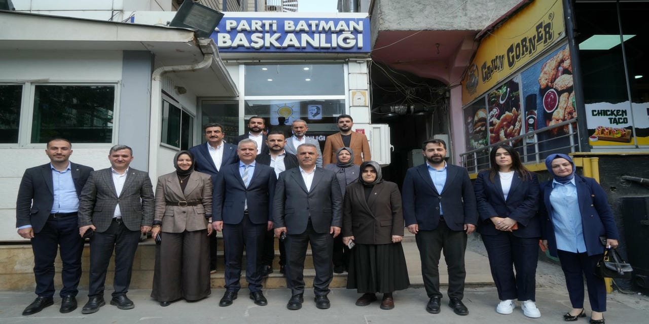 Hasan Basri Yalçın ve Sümeyye Esenyel’den AK Parti Batman İl Başkanlığı’na Ziyaret