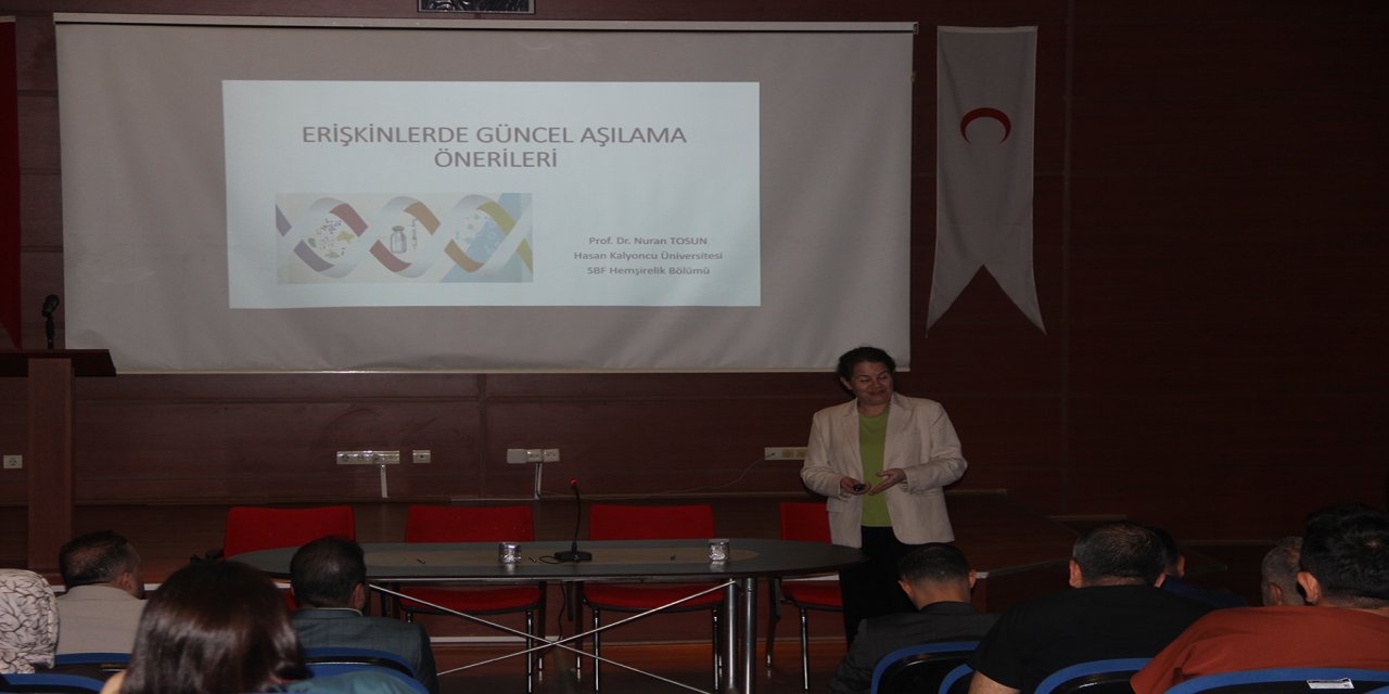 Cizre'de "Güncel Sağlık Sorunları ve Hemşirelik" paneli düzenlendi