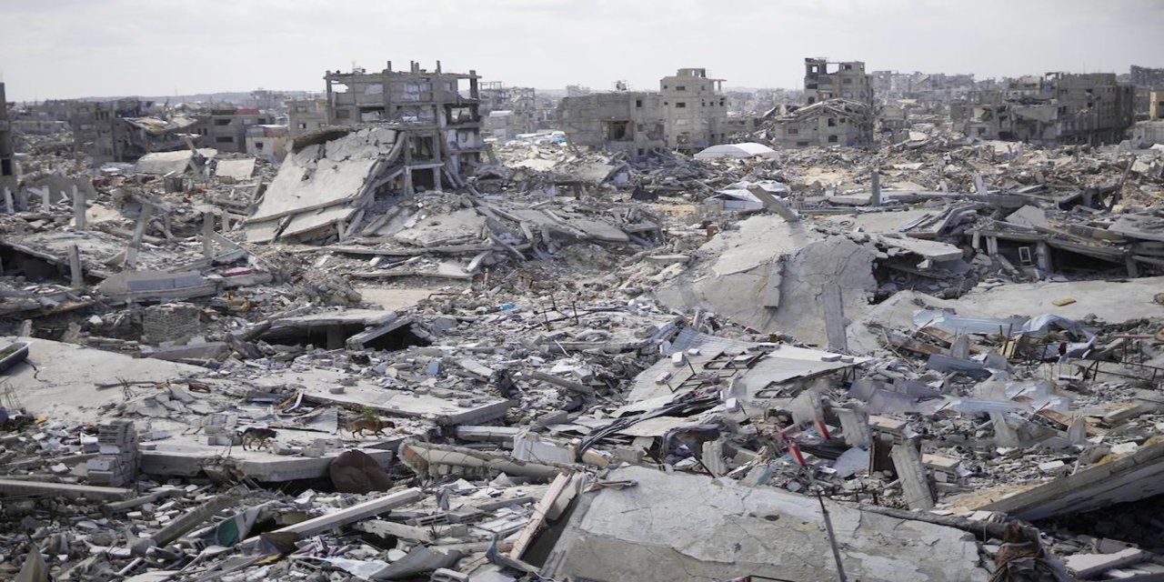 Gazze'de sözde ateşkes altında bombardıman ve yıkım durmuyor