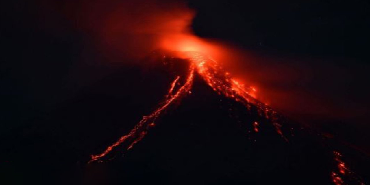 Filipinler'de Mayon Yanardağı'nda patlama