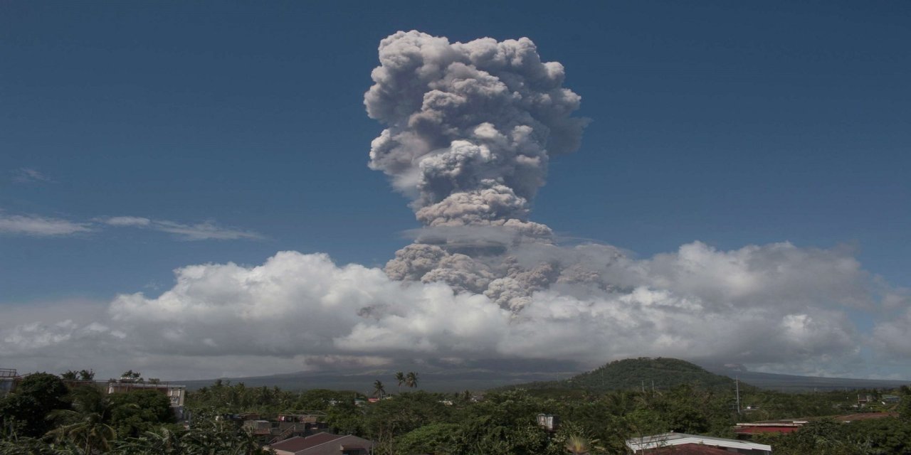 Filipinler’de Mayon Yanardağı patladı: Binlerce kişi tahliye edildi