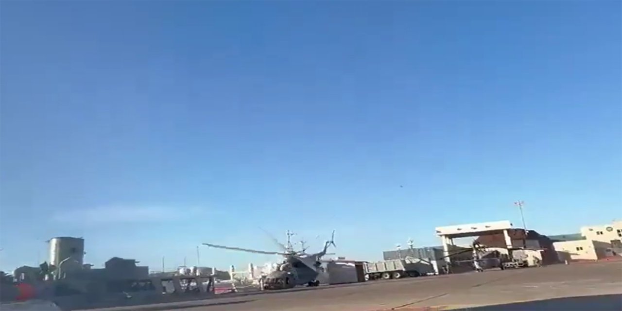 Meksika donanmasına ait helikopter kalkıştan saniyeler sonra yere çakıldı