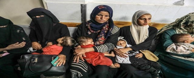 "Görmezden geliyormuş gibi bakın": Gazze'de annelerin açlık çığlığı