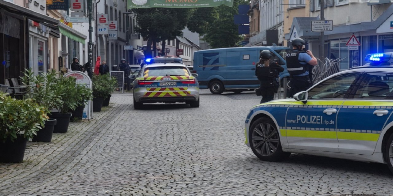 Almanya’da soygun: Bankada silahlı rehine krizi
