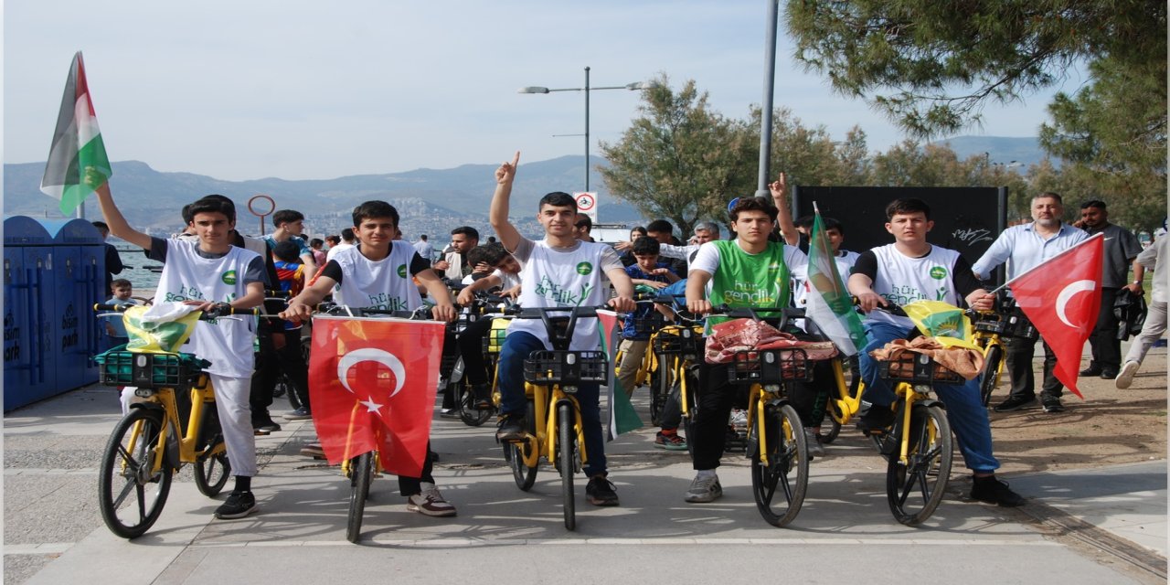 İzmir’de gençler bisiklet turunda buluştu