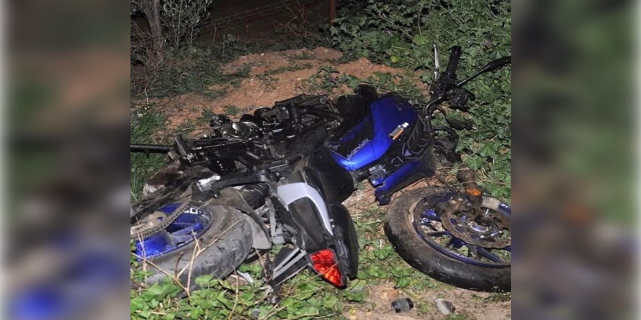 İzmir’de kamyonet ile motosiklet çarpıştı: Bir ölü
