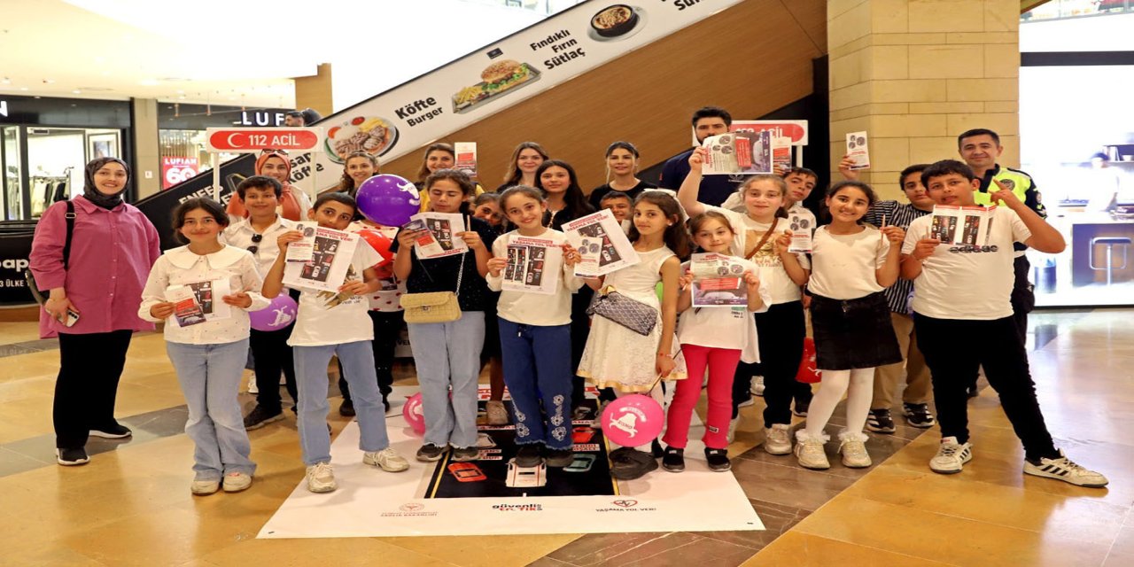 Şanlıurfa’da “Yaşama yol ver” standı açıldı