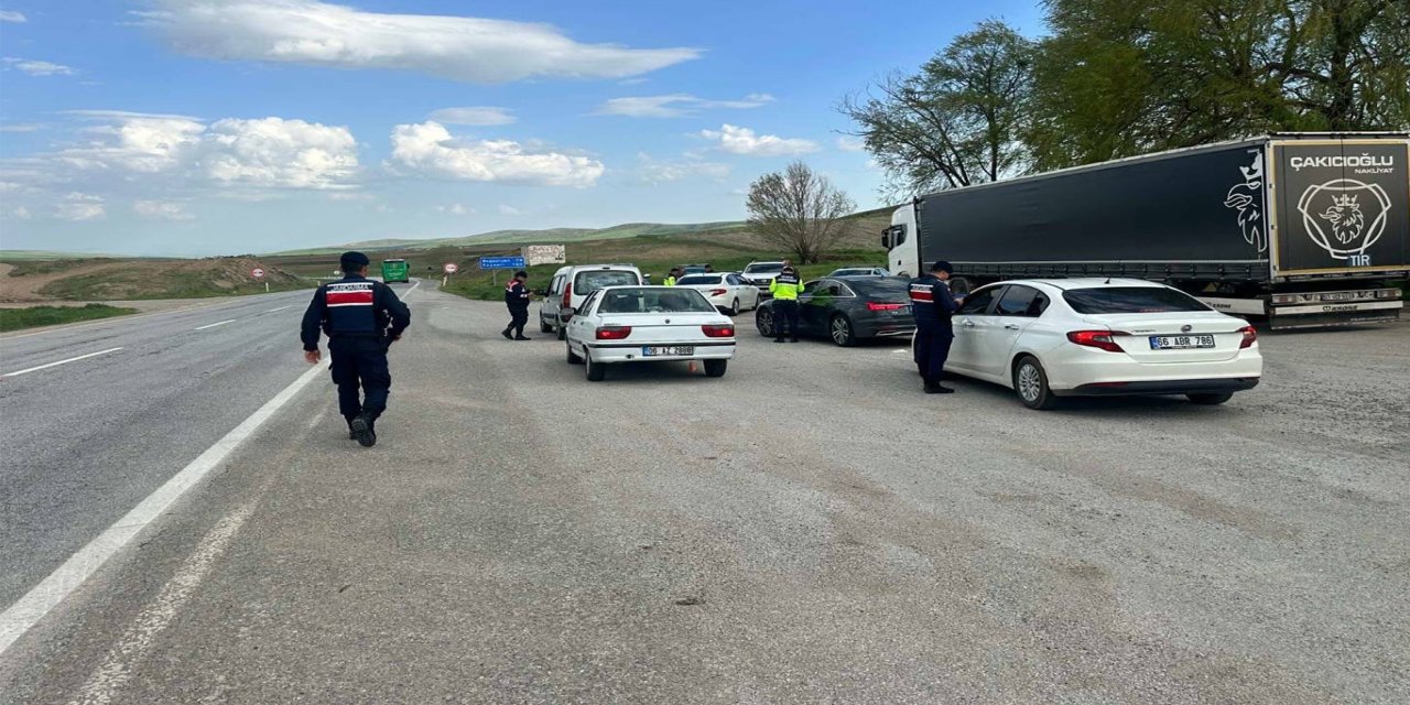 Yozgat’ta 2 aranan şahıs yakalandı