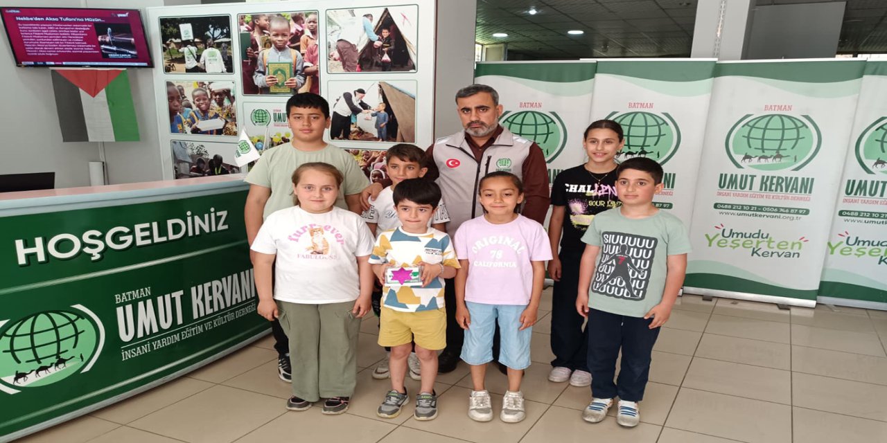 Kur'an kursu öğrencileri harçlıklarını Gazze'ye bağışladı