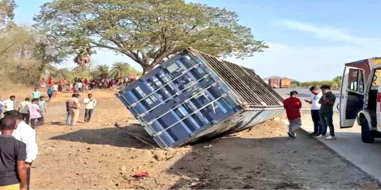 Hindistan'da TIR ile minibüs çarpıştı: 13 ölü 25 yaralı