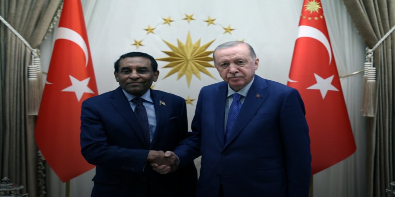 Erdoğan, Sudan Başbakanı İdris'i kabul etti