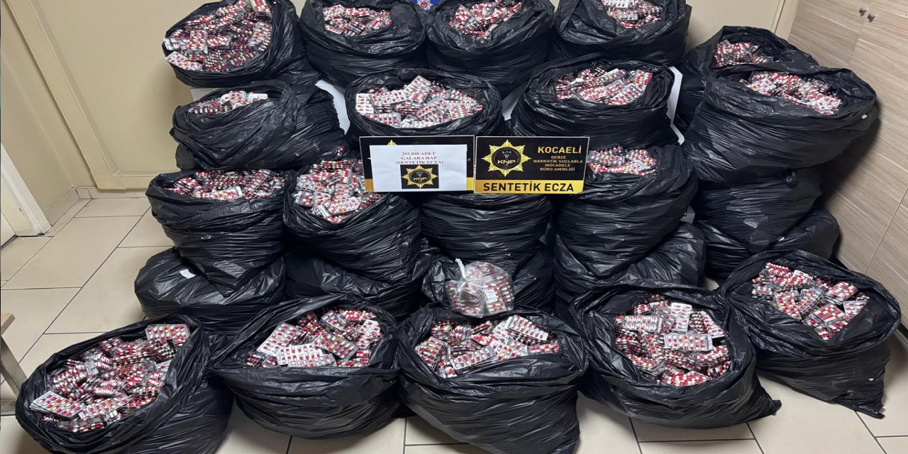 Kocaeli’de 300 bin sentetik ecza hap ele geçirildi