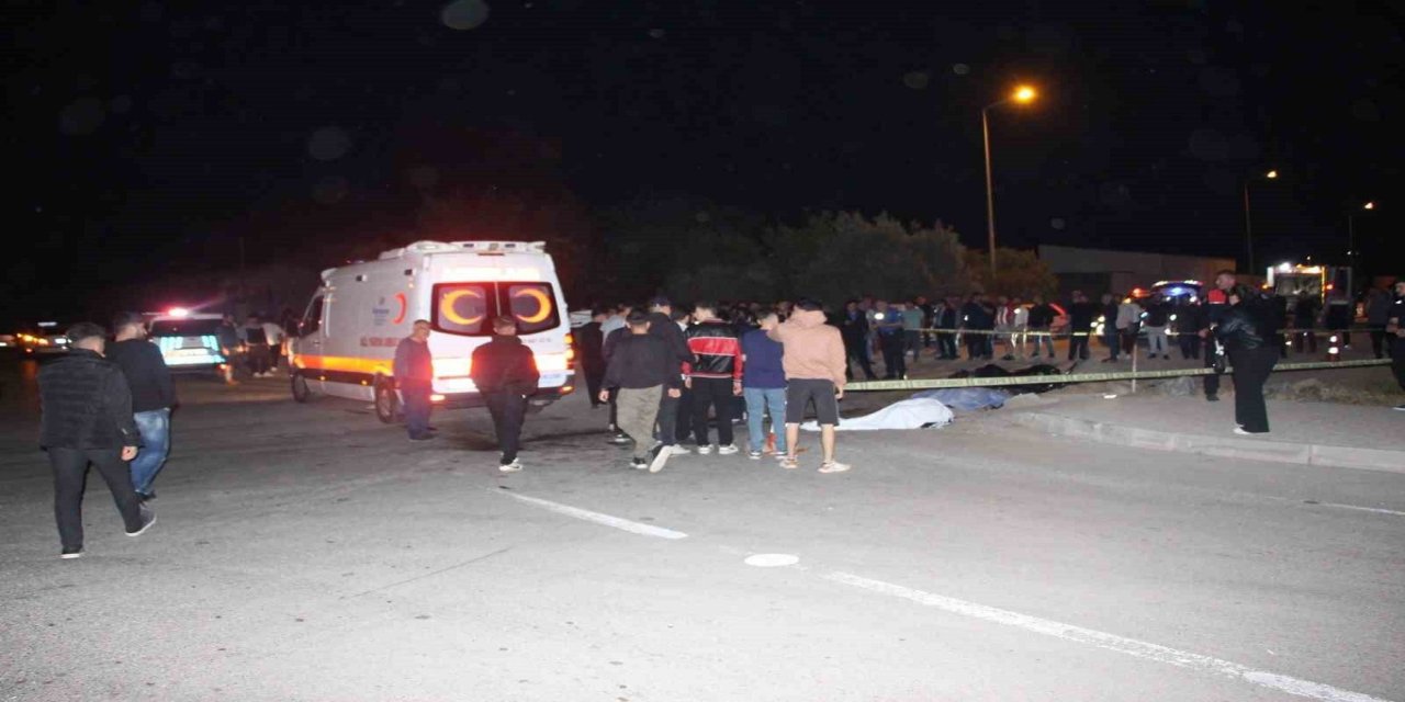 Antalya’da çöp kamyonu ile motosiklet çarpıştı: 2 kişi hayatını kaybetti
