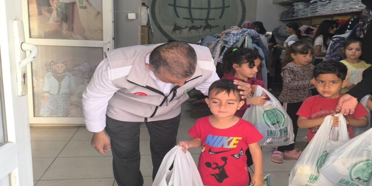 Tarsus Umut Kervanı'ndan yetim ve muhtaç çocuklara bayramlık giyim yardımı