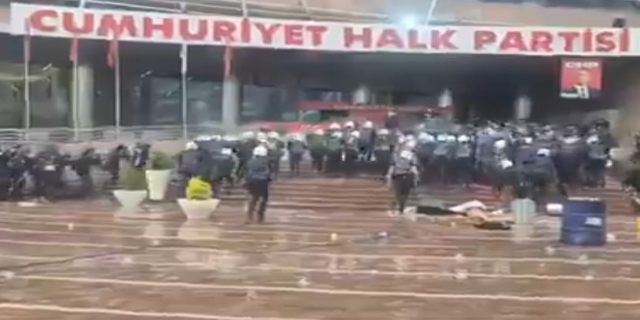 Polis CHP Genel Merkezi’ne girdi