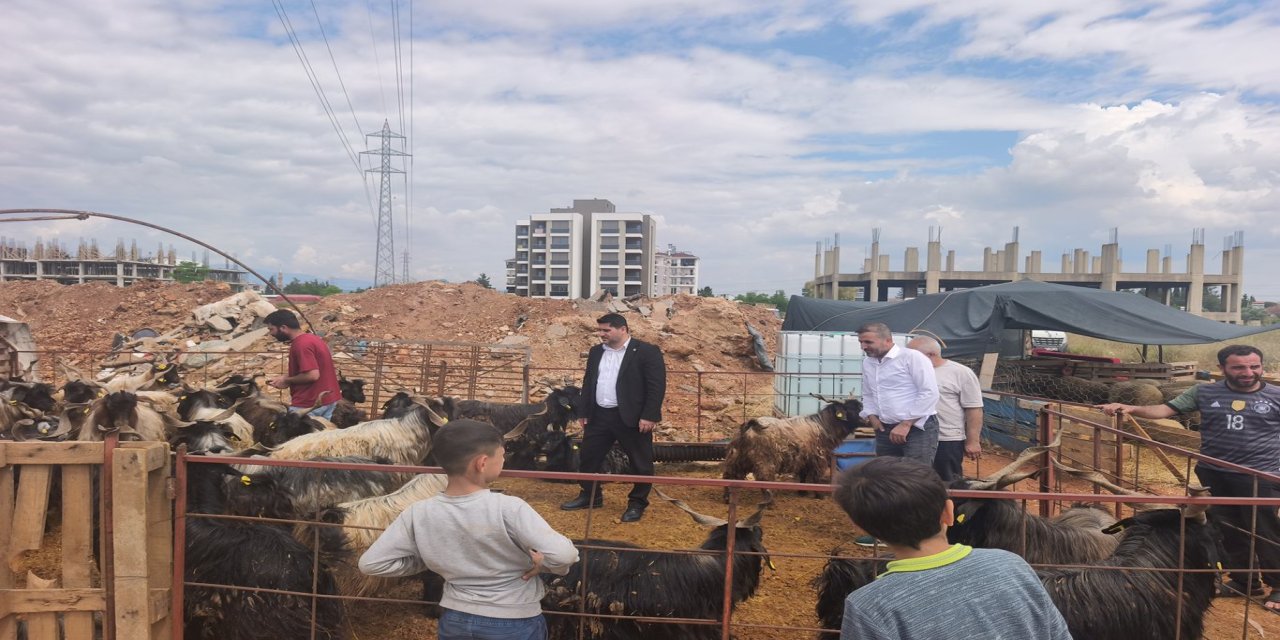 HÜDA PAR Antalya İl Başkanı Durmaz’dan kurban satıcılarına ziyaret