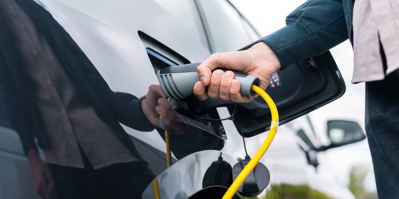 Şarj istasyonlarında güvenlik önlemleri: Elektrikli araç kullanıcıları nelere dikkat etmeli?