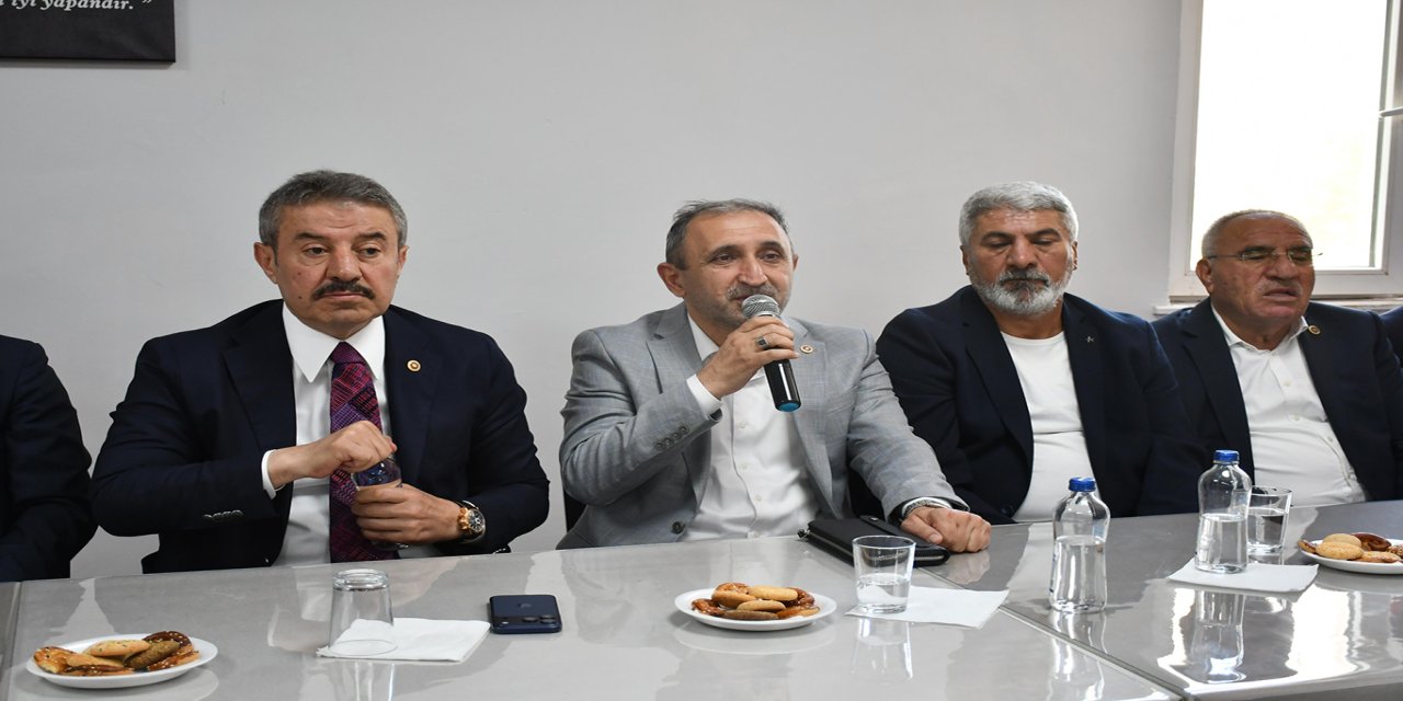 HÜDA PAR Milletvekili Demir, idil'de resmi bayramlaşma programına katıldı