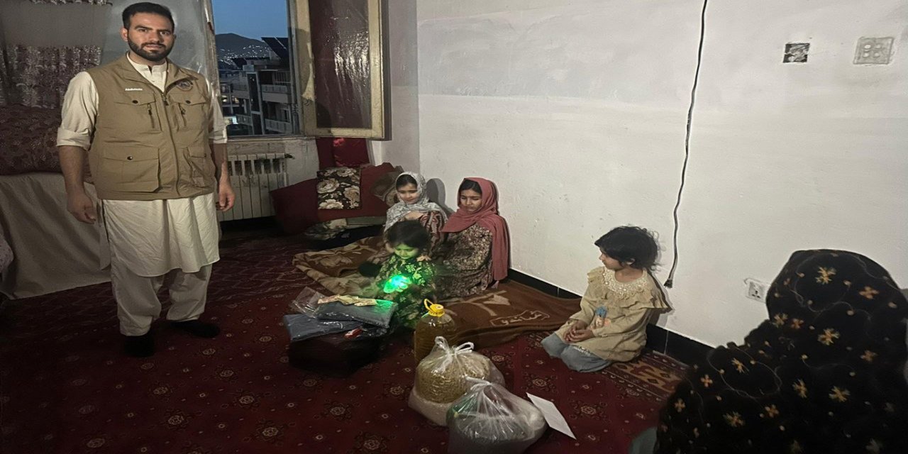 Uluslararası yardım kuruluşları Afganistanlı yetimleri bayram gününde de yalnız bırakmadı