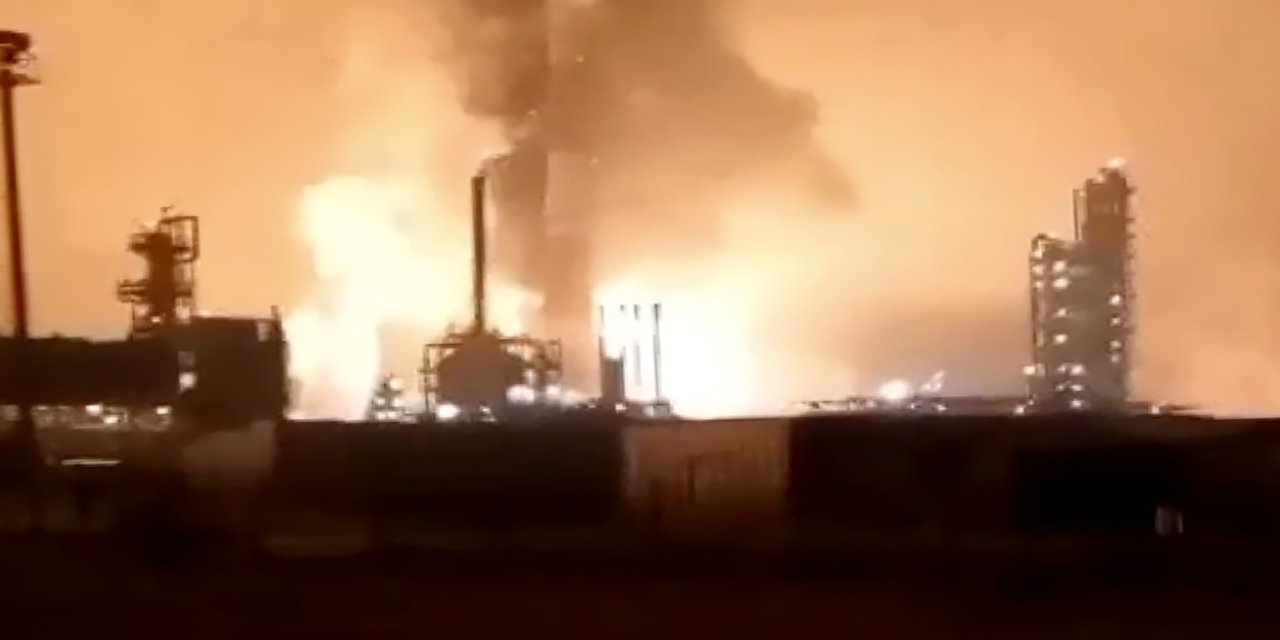 Ukrayna, Rusya’daki Saratov petrol rafinerisine saldırı düzenledi
