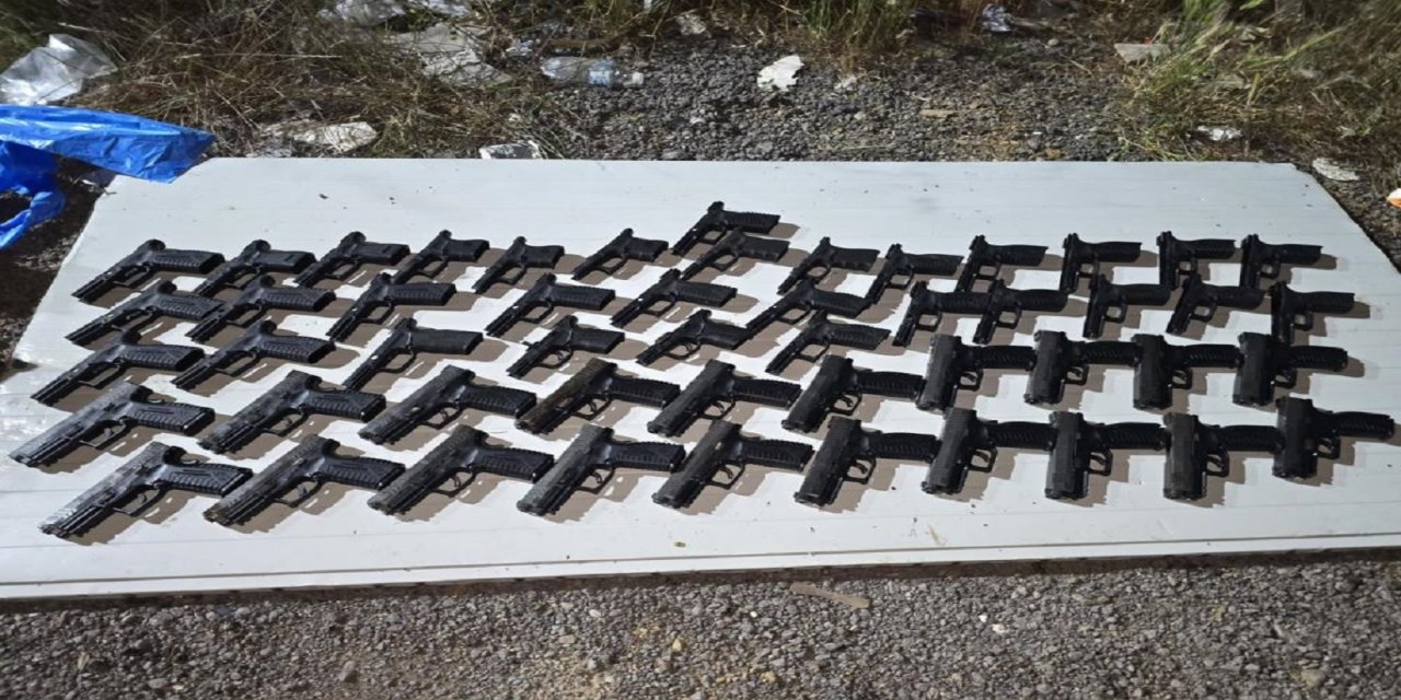 İstanbul'da kaçak silah operasyonu: 20 tabanca ele geçirildi