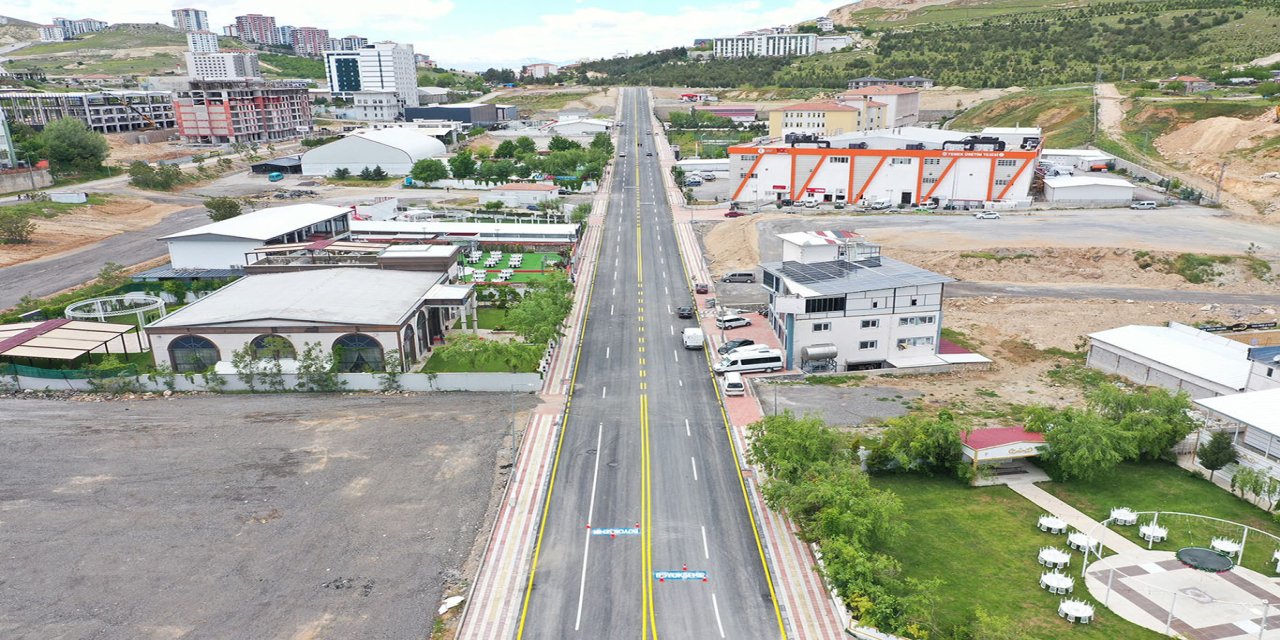 Malatya'da trafiğin yoğun olduğu caddede çalışmalar tamamlandı