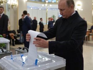 Putin: Kime oy verdiğimi bilmiyor musunuz?