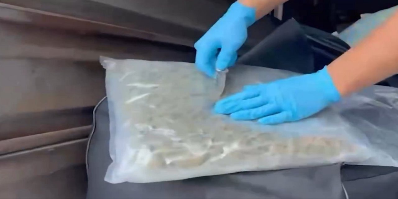 İzmir'de 371 kilogram uyuşturucu madde ele geçirildi