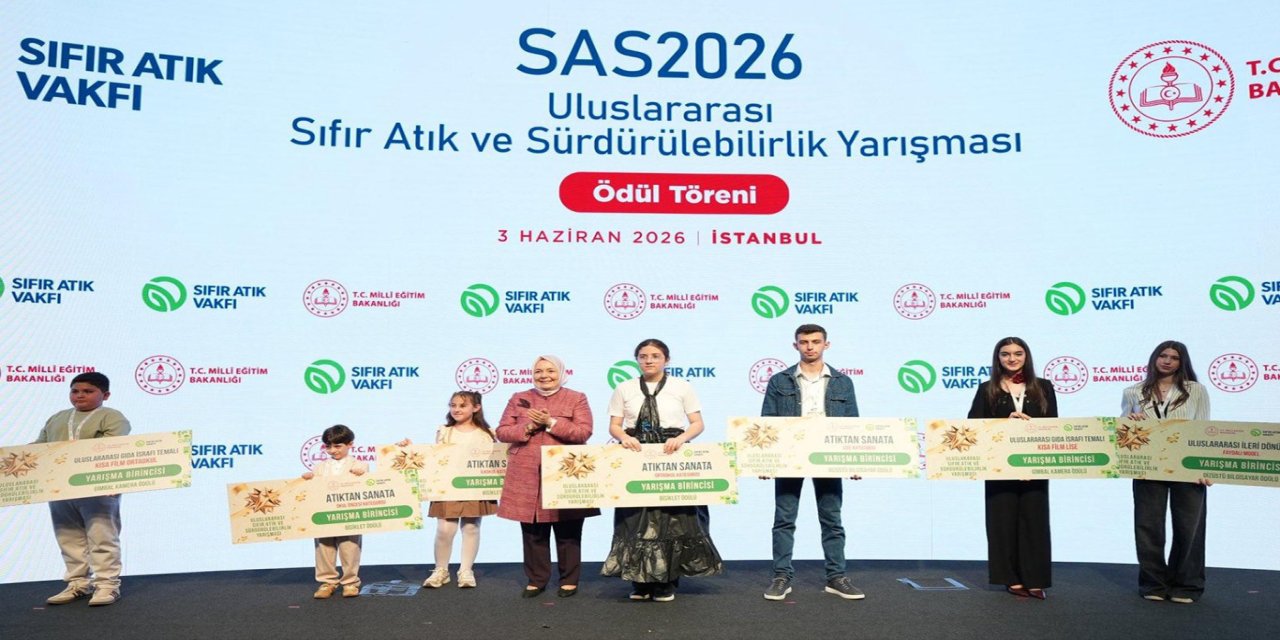 Sıfır Atık Yarışması'nda dereceye giren öğrenci ve öğretmenlere ödülleri verildi